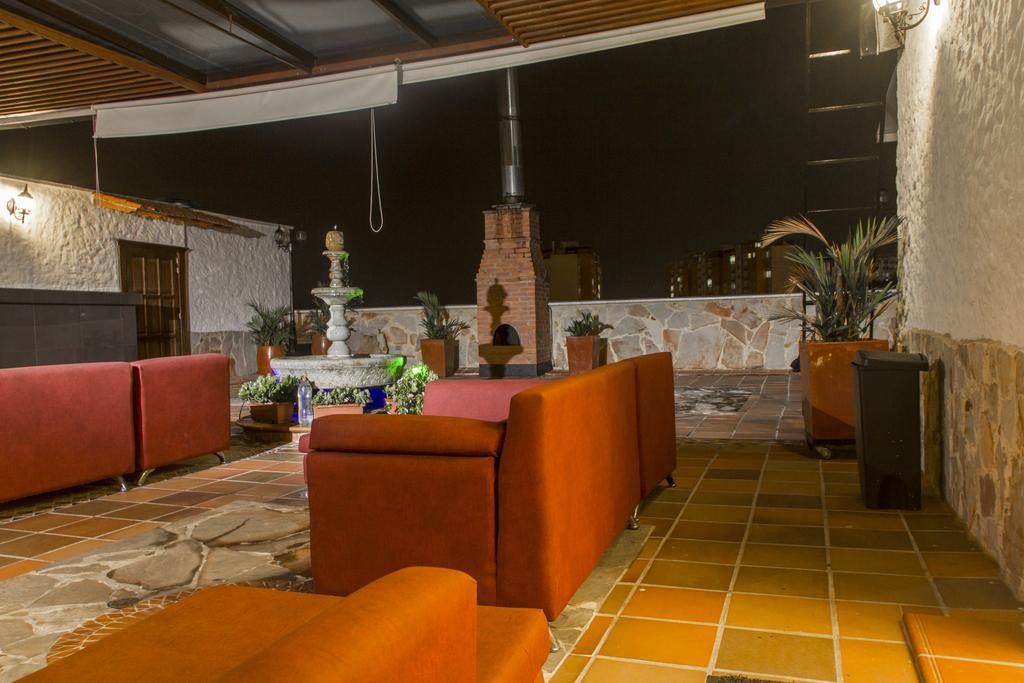 Hotel Leon Dorado ブカラマンガ エクステリア 写真