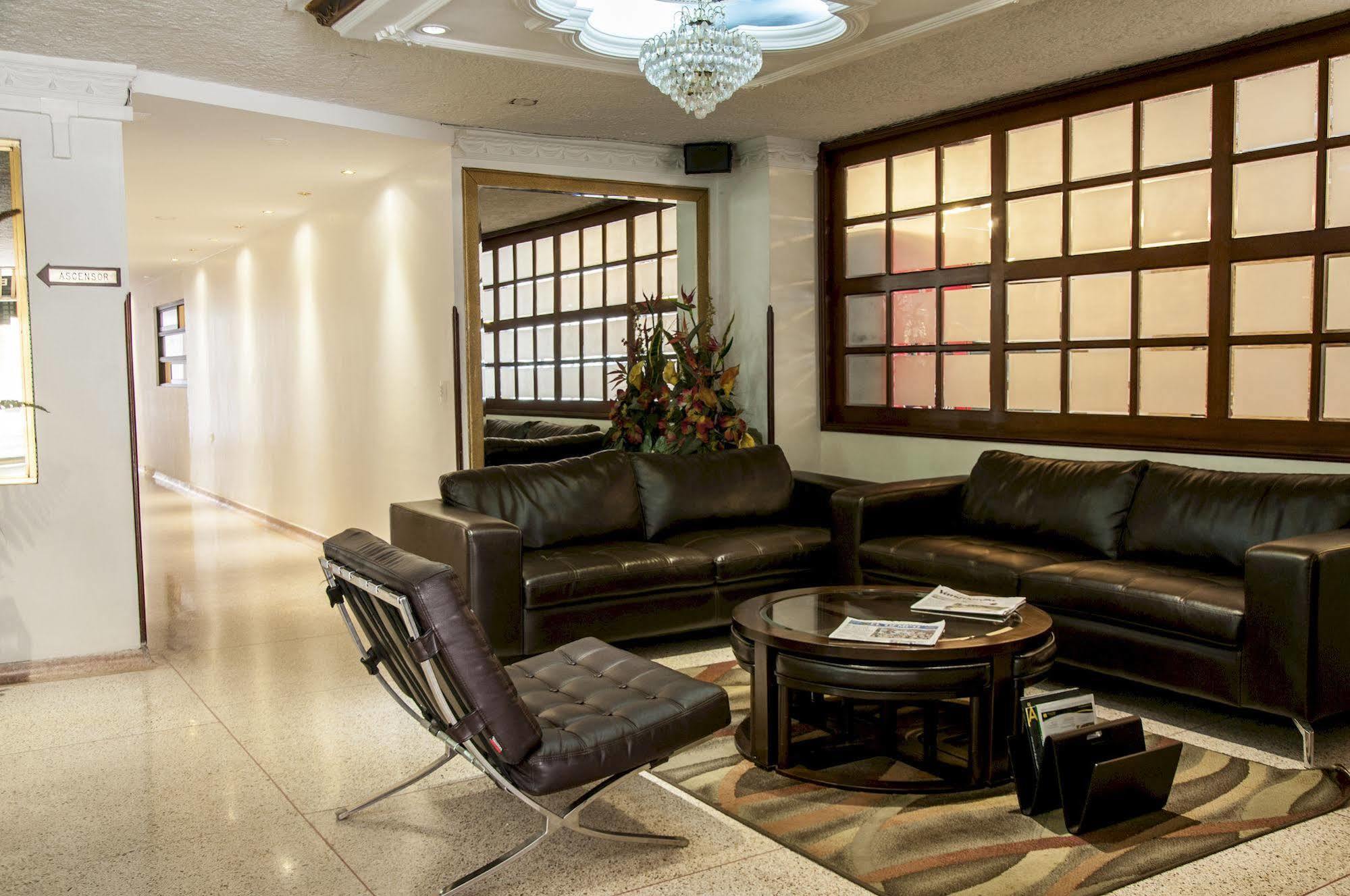 Hotel Leon Dorado ブカラマンガ エクステリア 写真